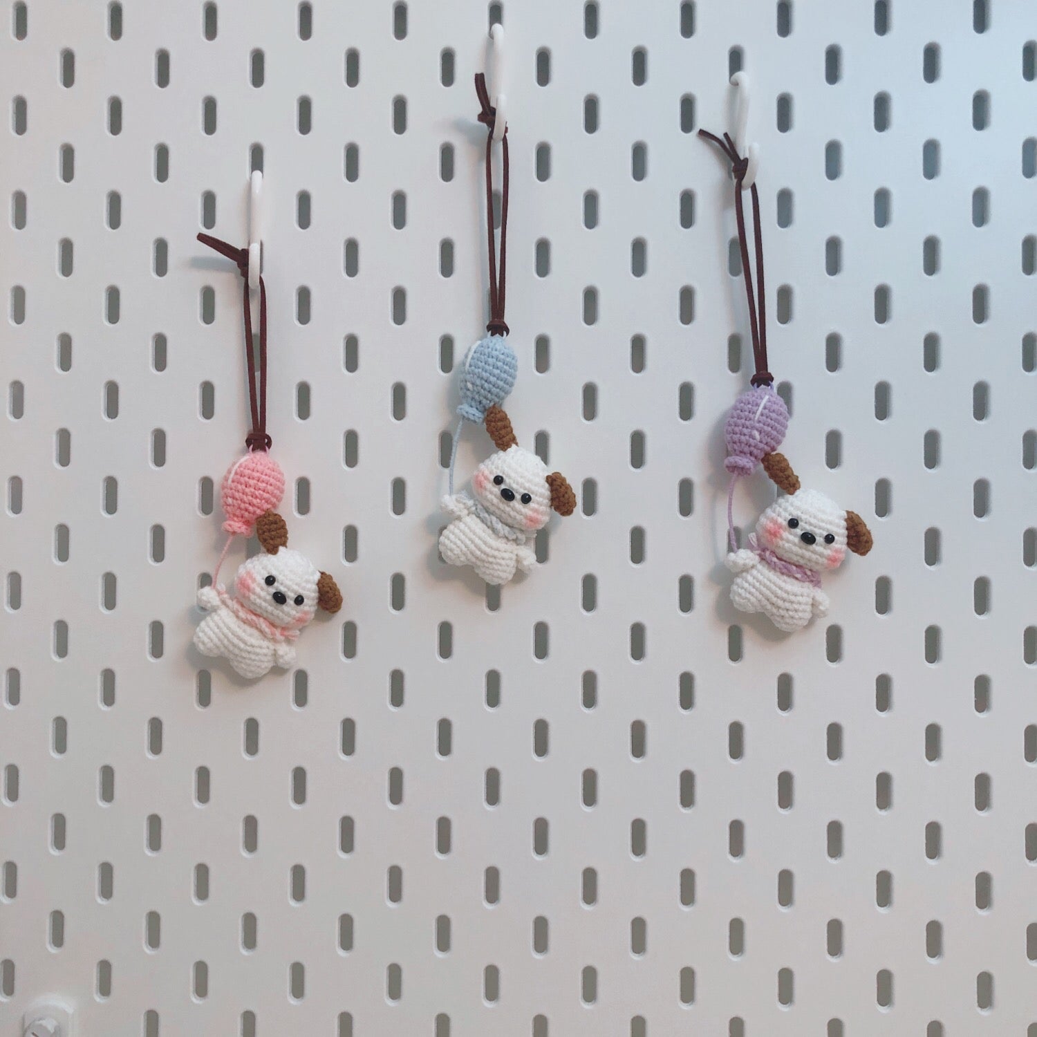 Crochet Car Rearview Mirror Accessory/Charm/Decoration/Pendant - Puppy with Balloon
