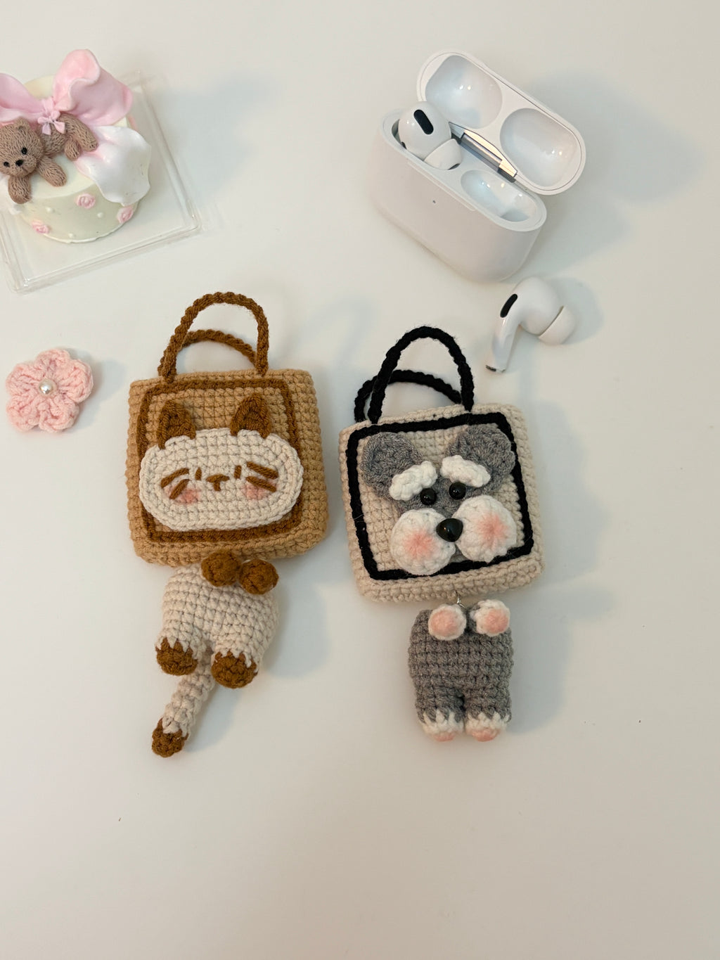 Crocheted Earphone Bag/Earbud Case/key case-Schnauzer and Siamese cat