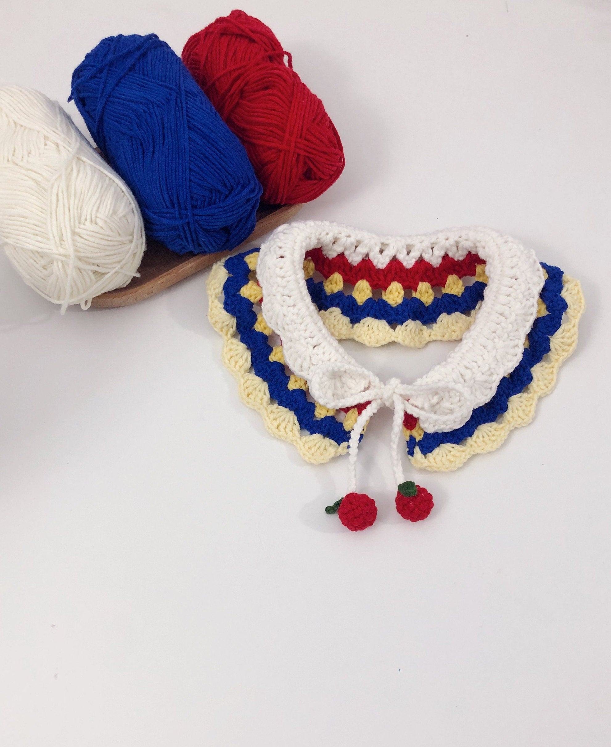 Crochet pet collar - 100% handmade - Snow White