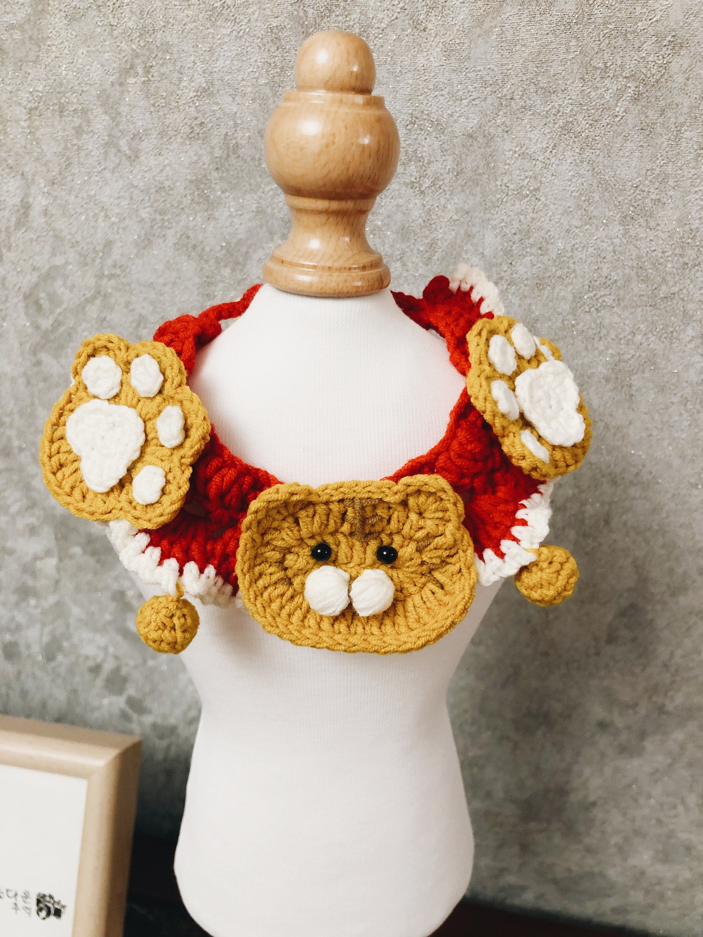 Crochet Pet Bib/Collar/Neckwear - Tiger - 100% handmade - Tiger Face - Tiger Paw