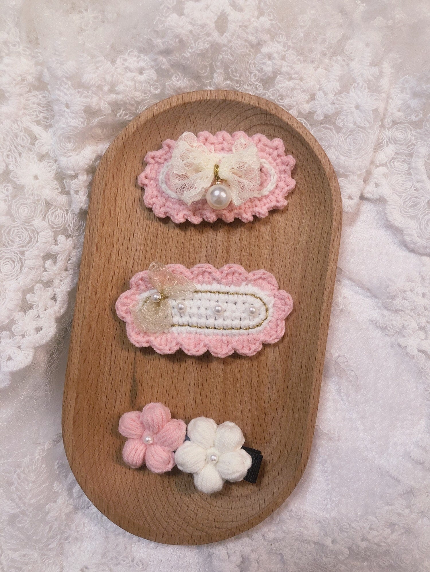 Crochet/Handmade Hair Clips/Hairpin -lace and pearl -Gifts to Kids/Girls