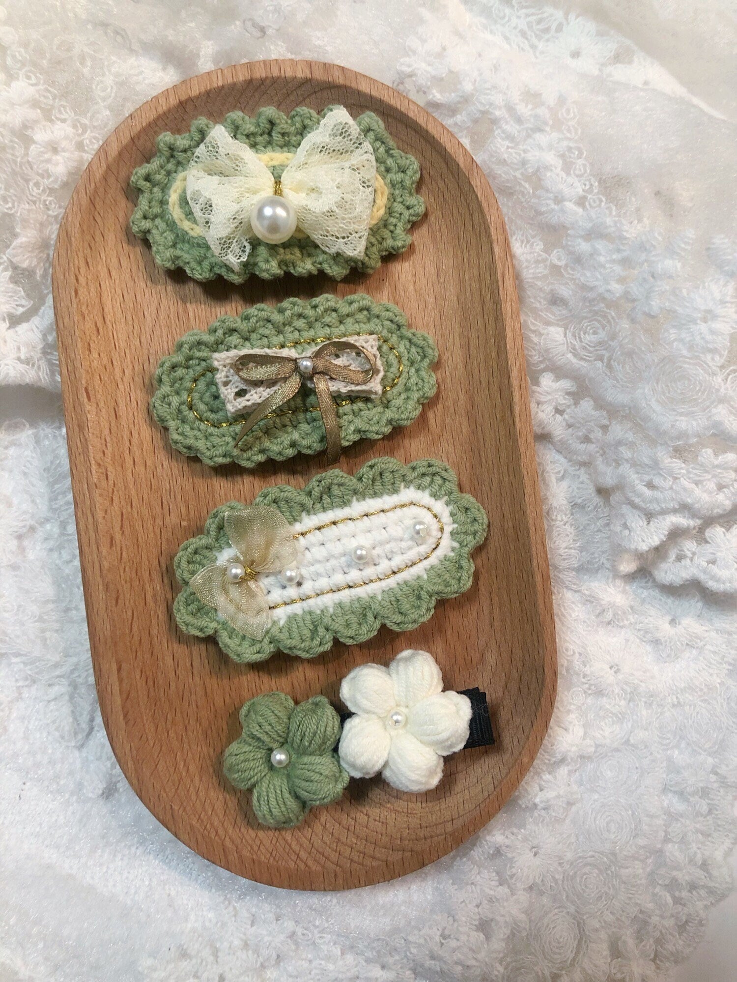Crochet/Handmade Hair Clips/Hairpin -lace and pearl -Gifts to Kids/Girls
