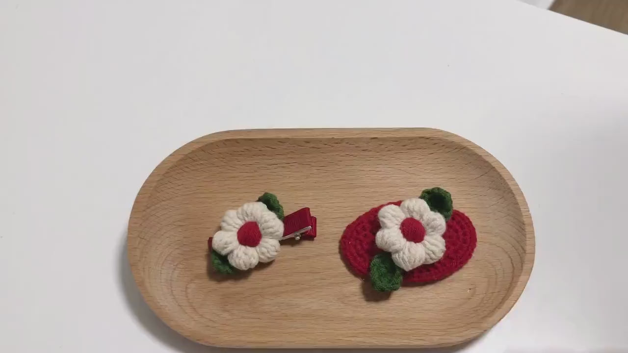Crochet/Handmade Hair Clips/Hairpin - Vintage Flower -Gifts to Kids/Girls